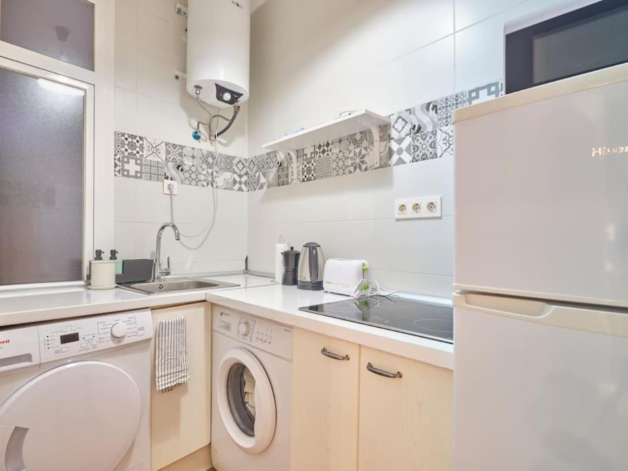 Apartmán New Retiro Recien Reformado 10 Min En Metro A Sol, Hasta Seis Personas Madrid Exteriér fotografie